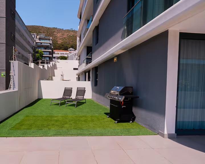 2 Bedroom Property for Sale in Sea Point Western Cape